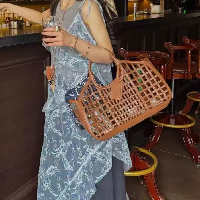 Structured Lattice Tote Bag – Modern Open-Weave Design