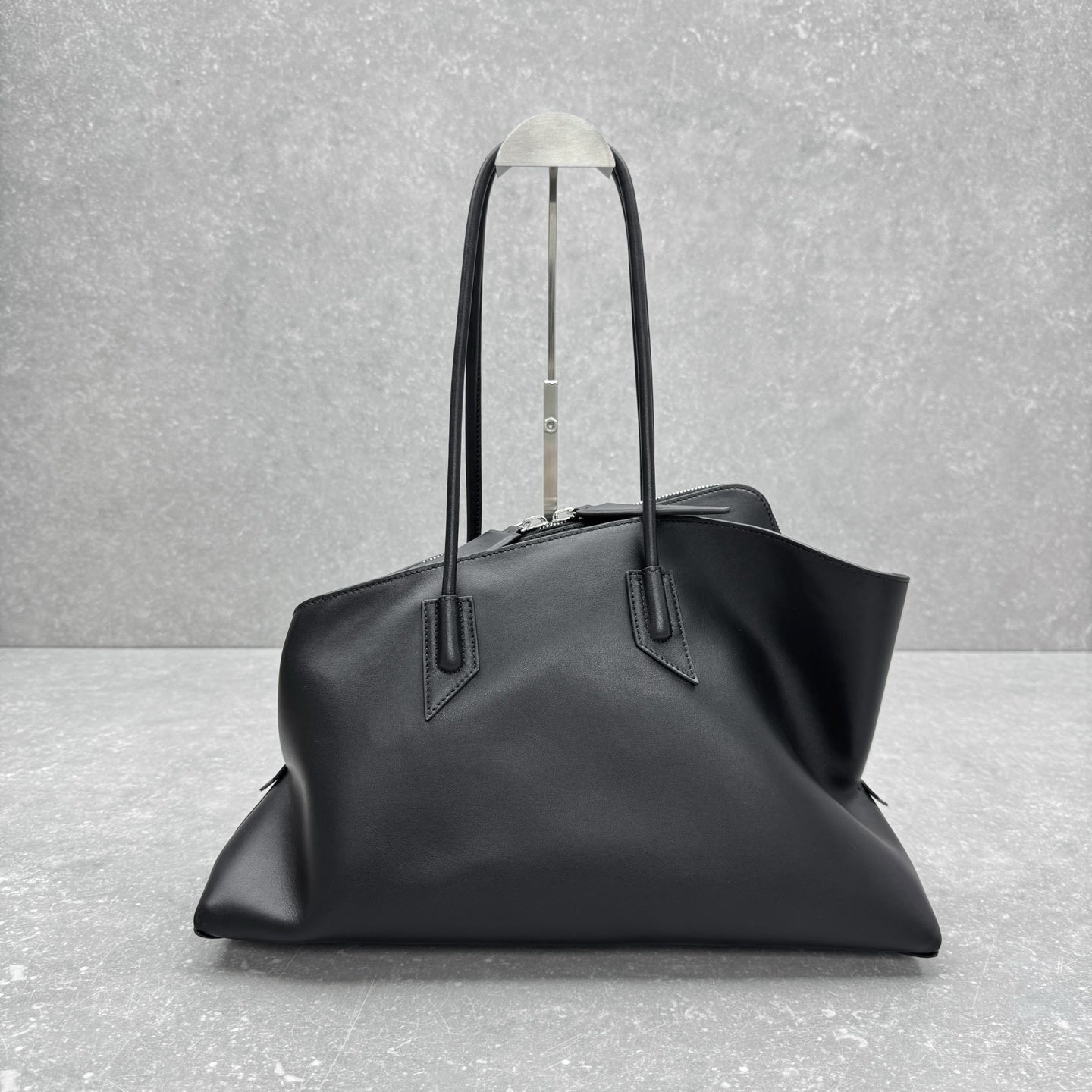 Noir Arc Tote