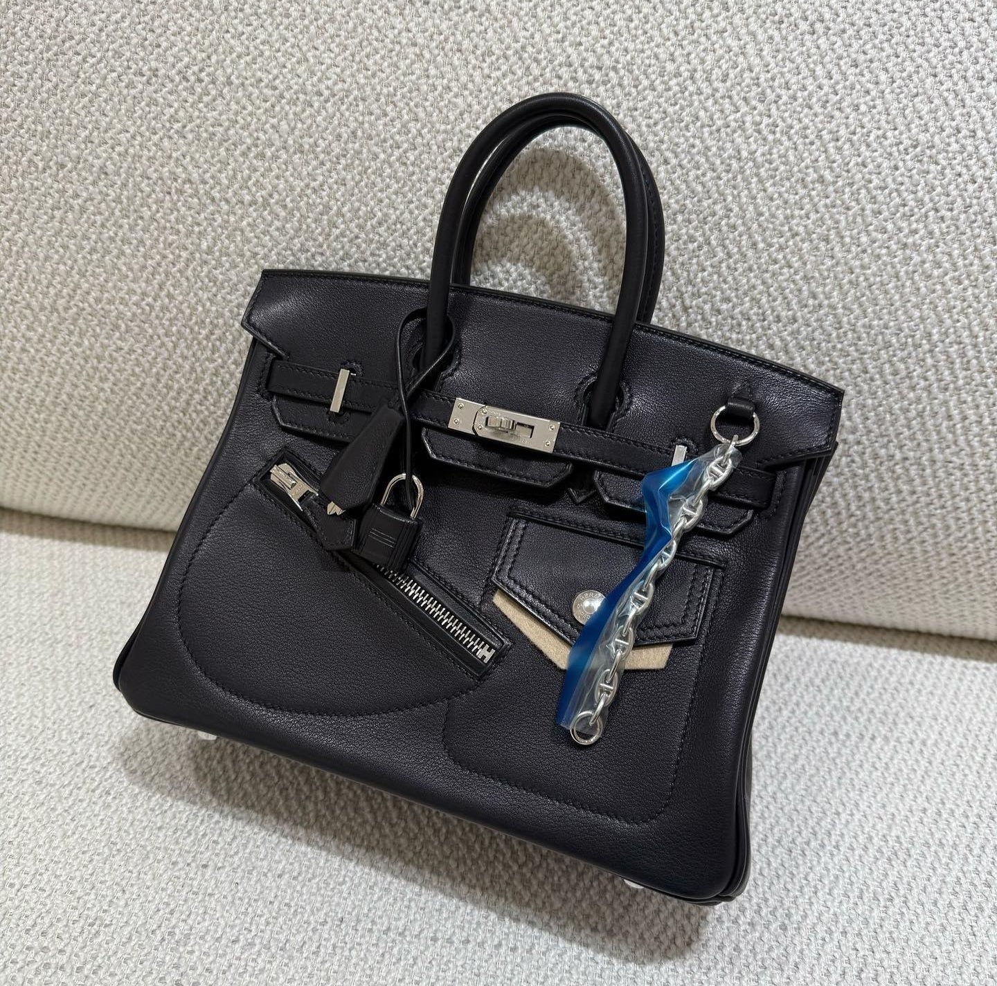 The H-Luxe Full-Grain leather bag
