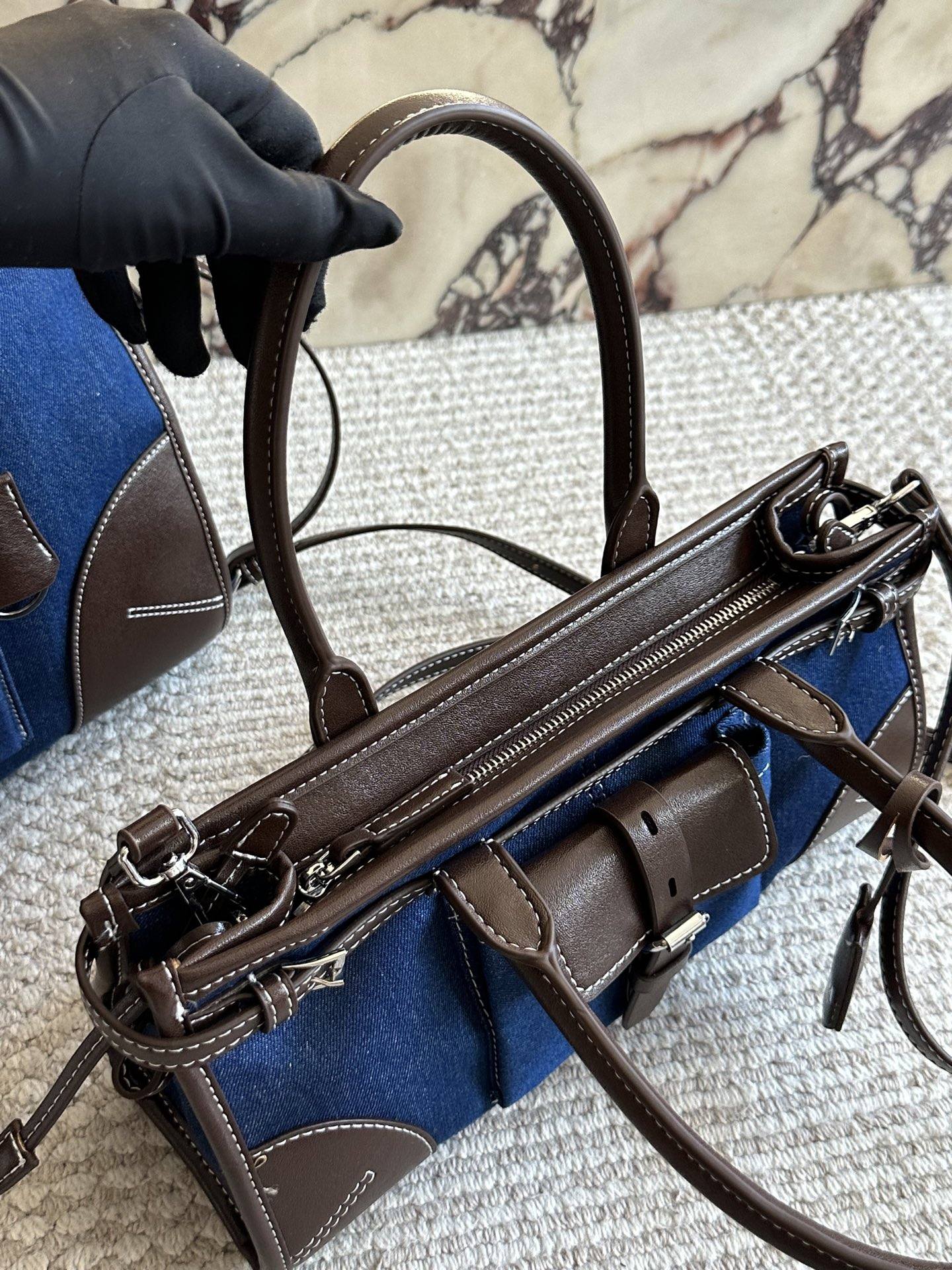 LUXE DENIM SIGNATURE TOTE