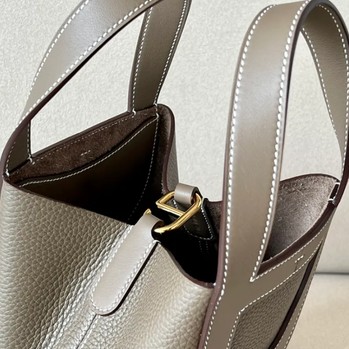 The Full-Grain Pebble Tote