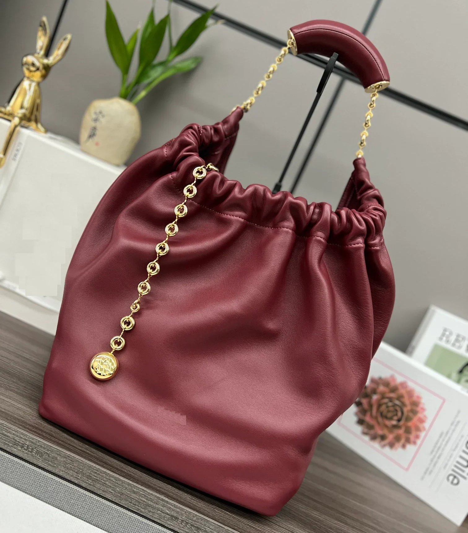 Medium Squeeze bag in nappa lambskin