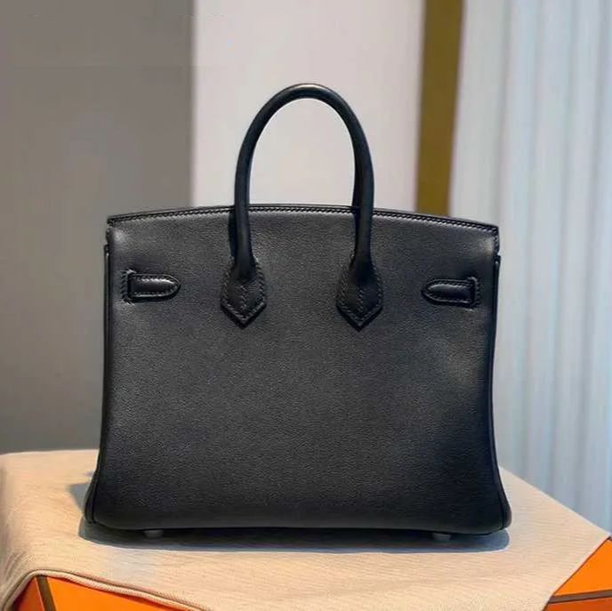 The H-Luxe Full-Grain leather bag