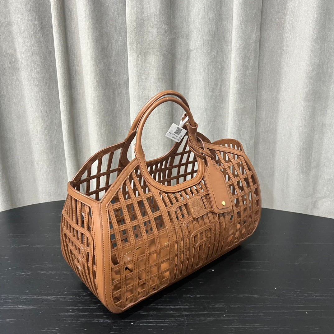 Structured Lattice Tote Bag – Modern Open-Weave Design