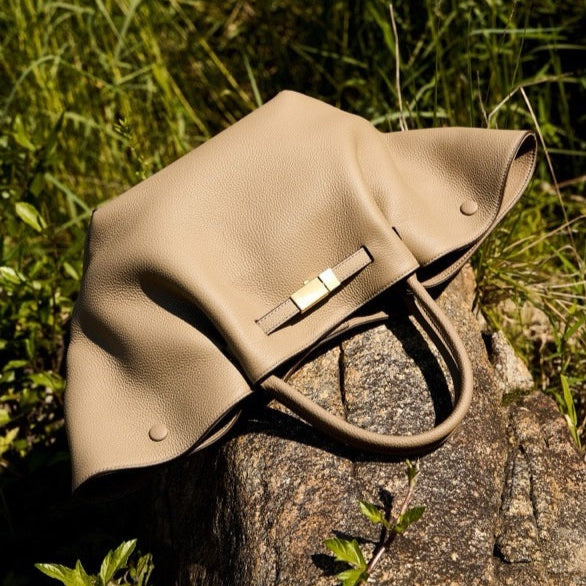 Elegant Hand-Carry and Shoulder Tote