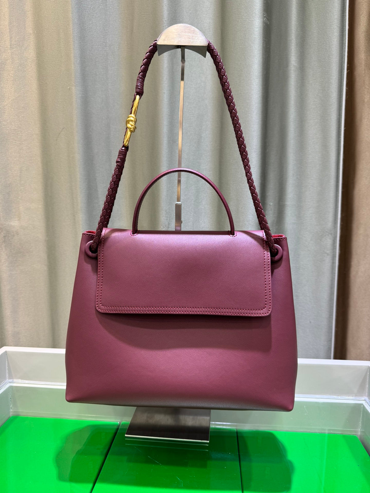 Elegant Cowhide Leather Handbag
