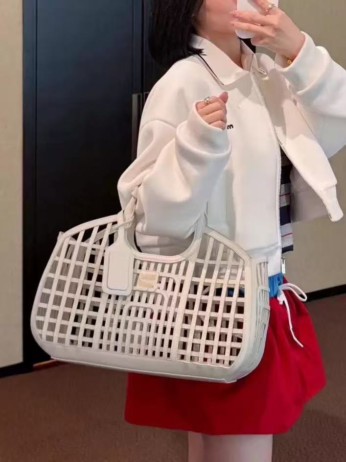 Structured Lattice Tote Bag – Modern Open-Weave Design