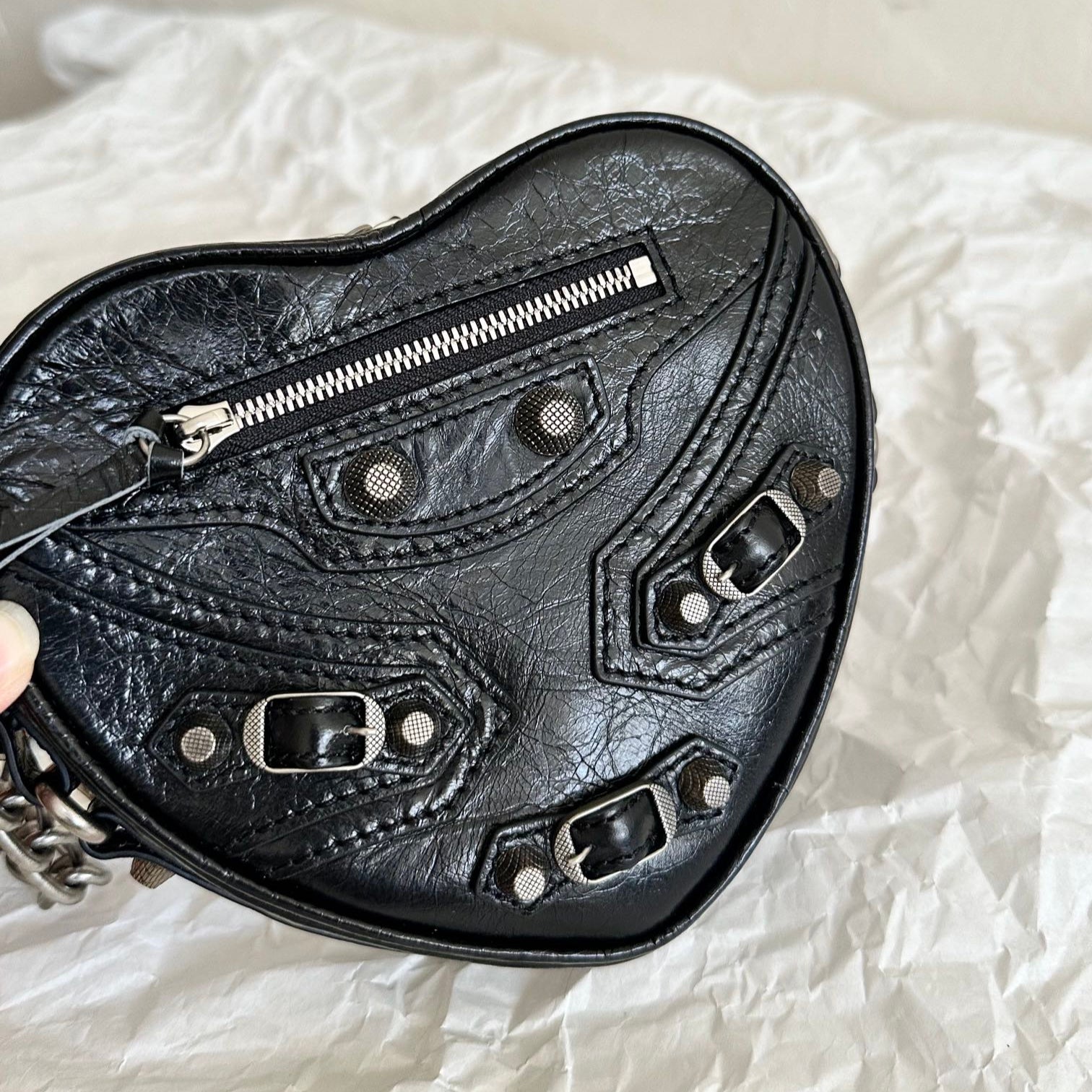 Heart-Shaped Cowhide Leather Crossbody Bag – Chain Strap