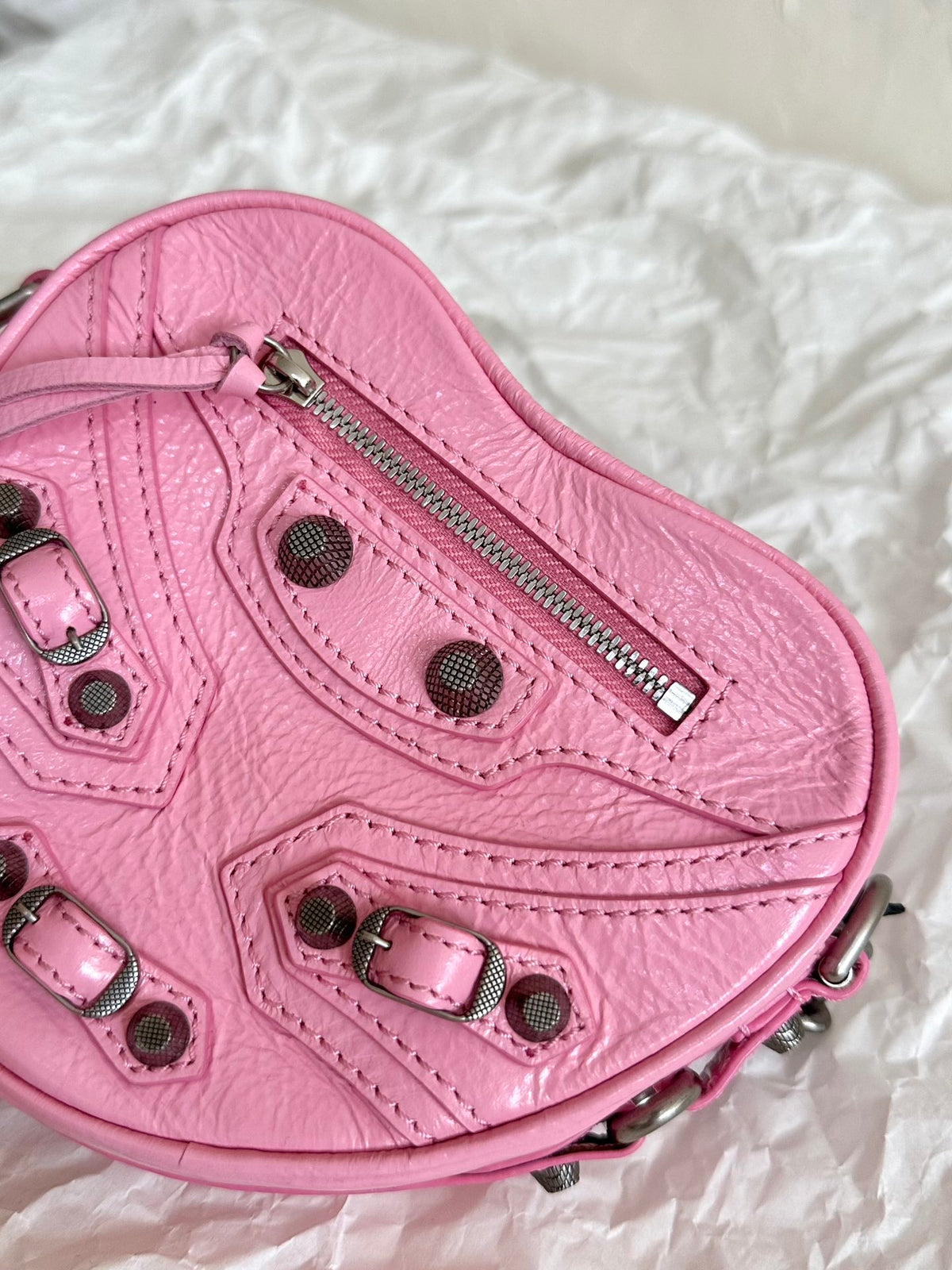 Heart-Shaped Cowhide Leather Crossbody Bag – Chain Strap