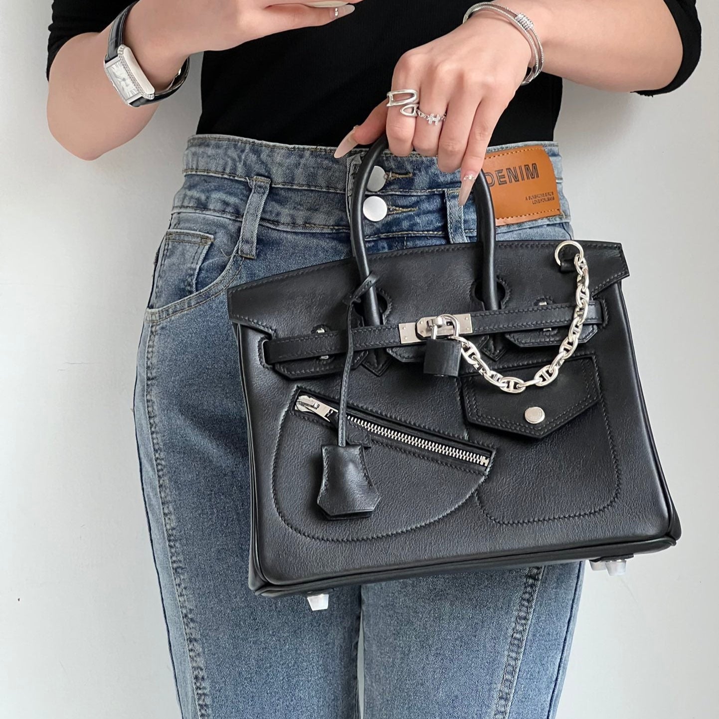 The H-Luxe Full-Grain leather bag