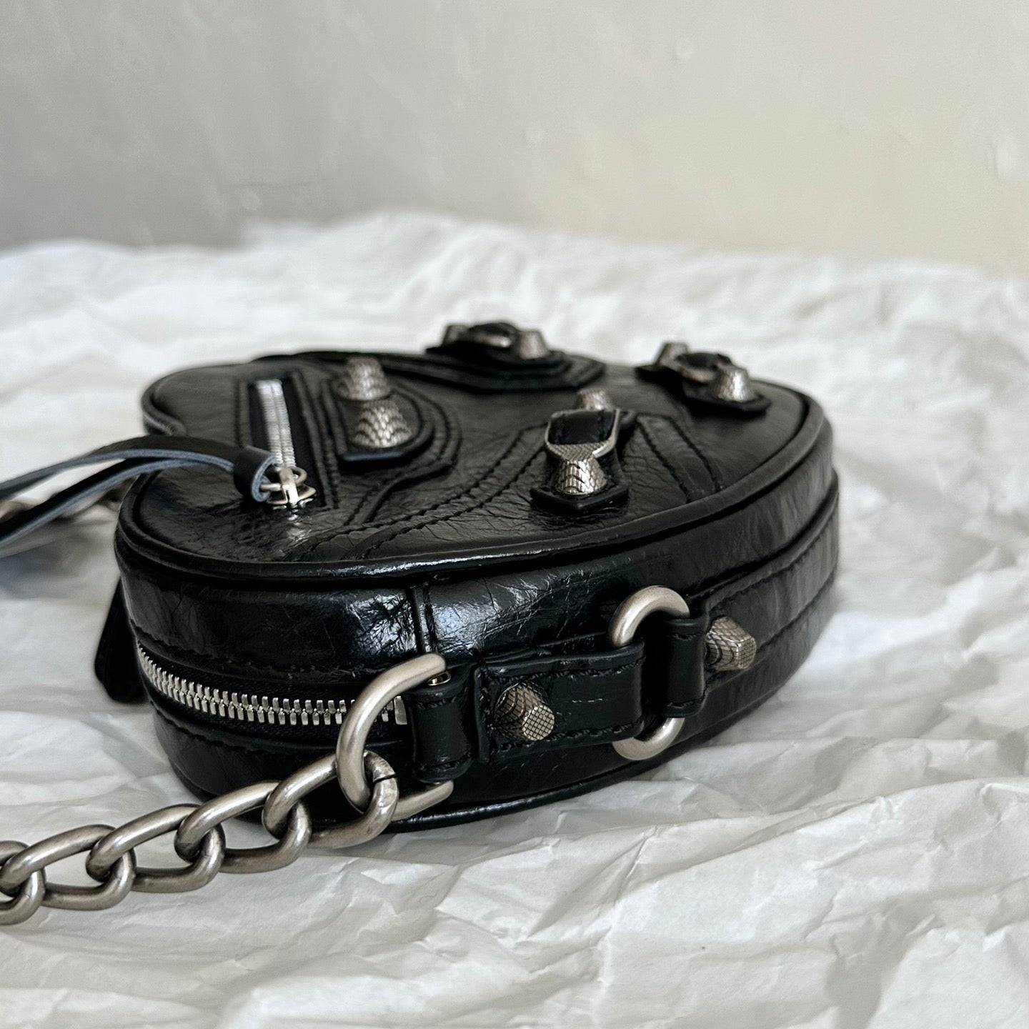 Heart-Shaped Cowhide Leather Crossbody Bag – Chain Strap