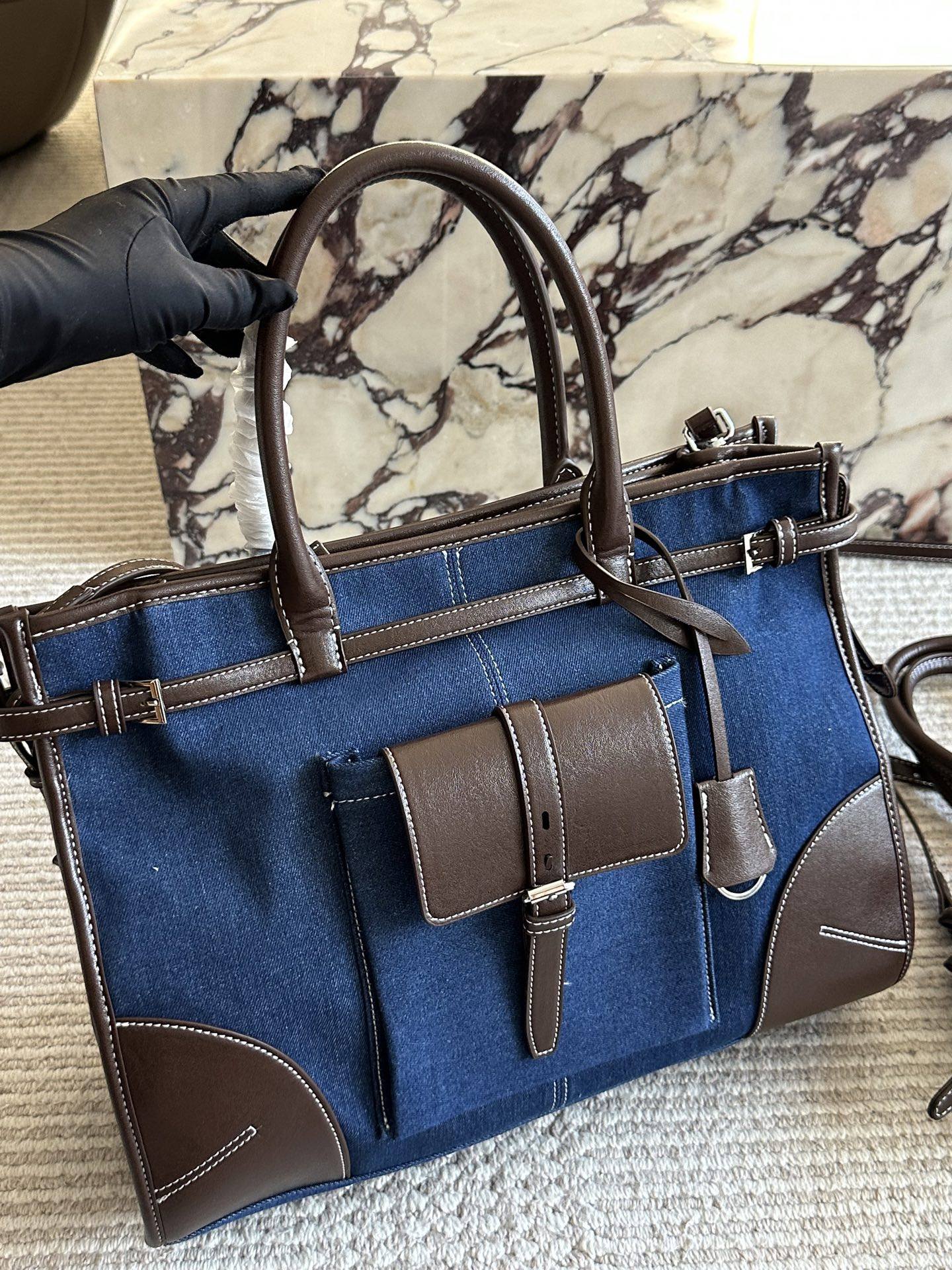 LUXE DENIM SIGNATURE TOTE