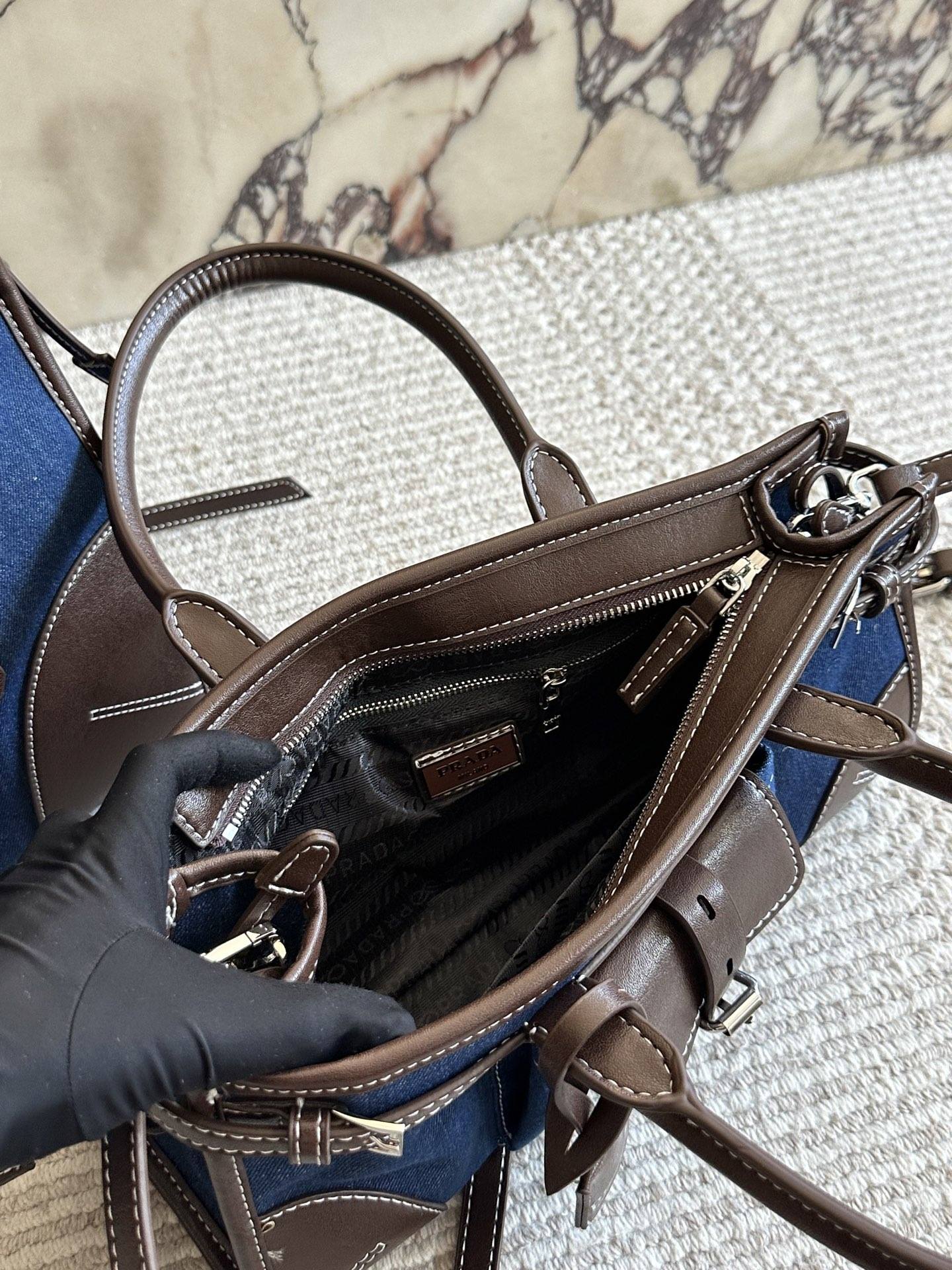 LUXE DENIM SIGNATURE TOTE