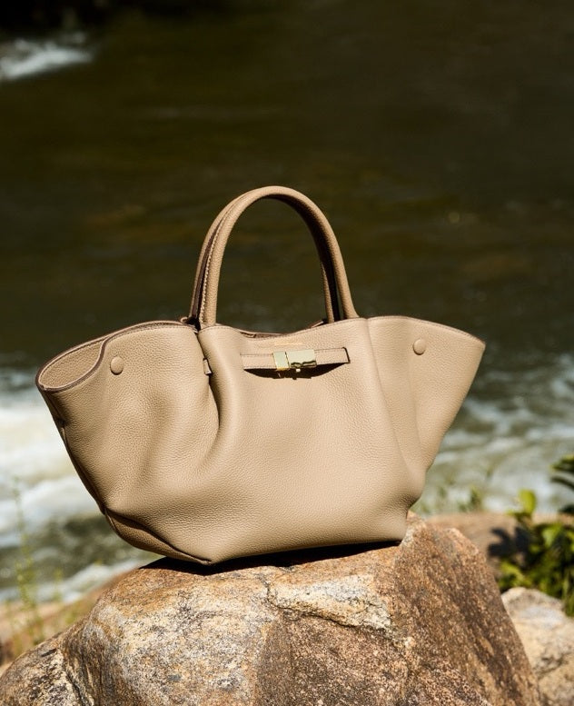 Elegant Hand-Carry and Shoulder Tote