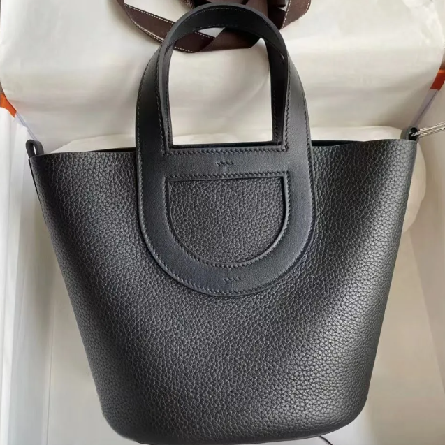 The Full-Grain Pebble Tote