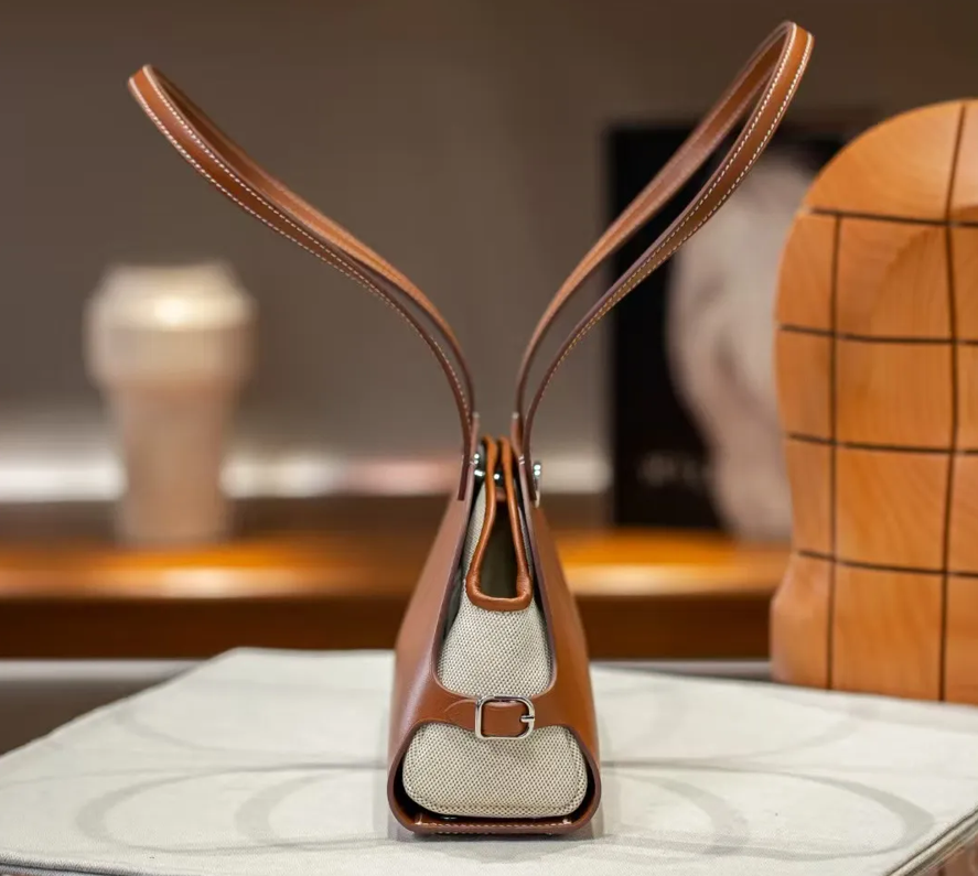 Smooth Cowhide Everyday Carry Tote