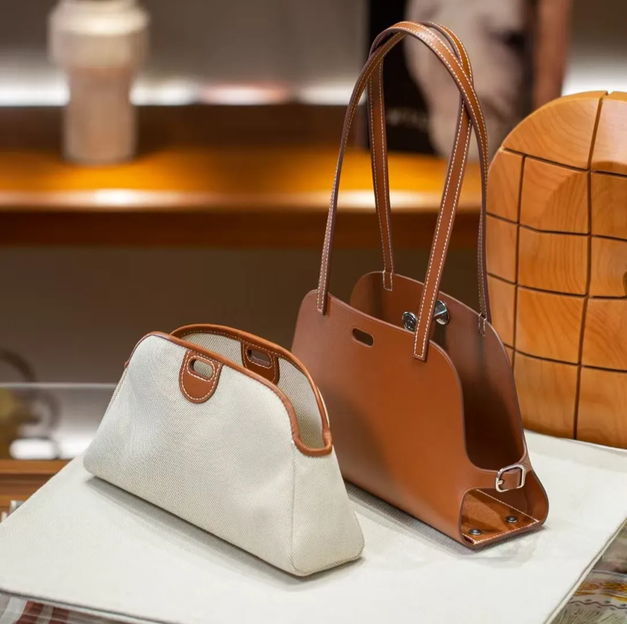 Smooth Cowhide Everyday Carry Tote