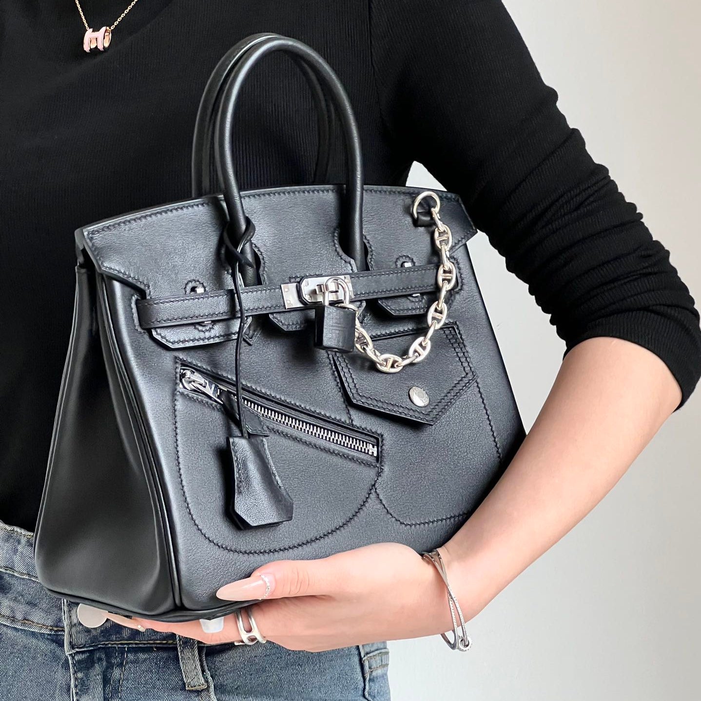 The H-Luxe Full-Grain leather bag