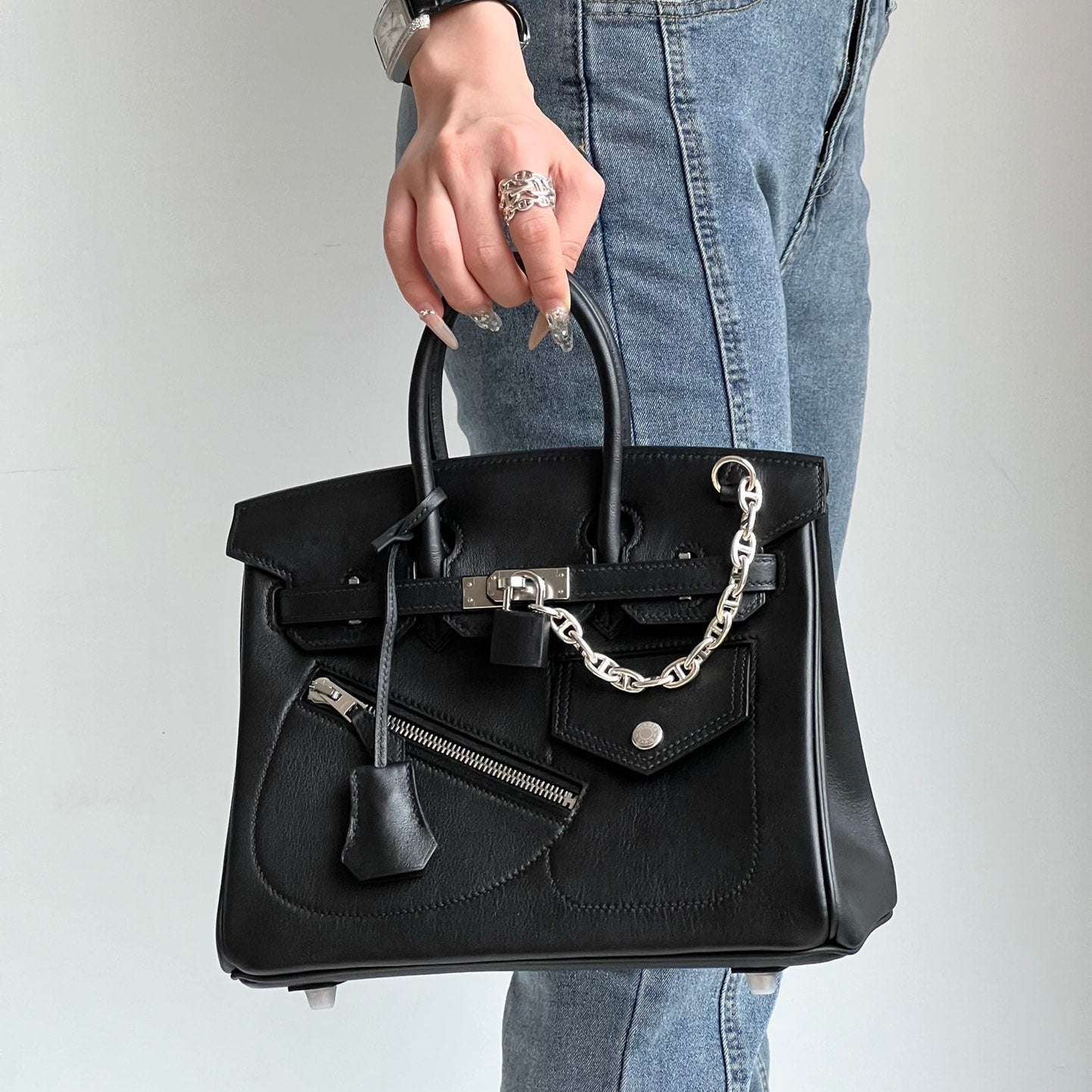 The H-Luxe Full-Grain leather bag