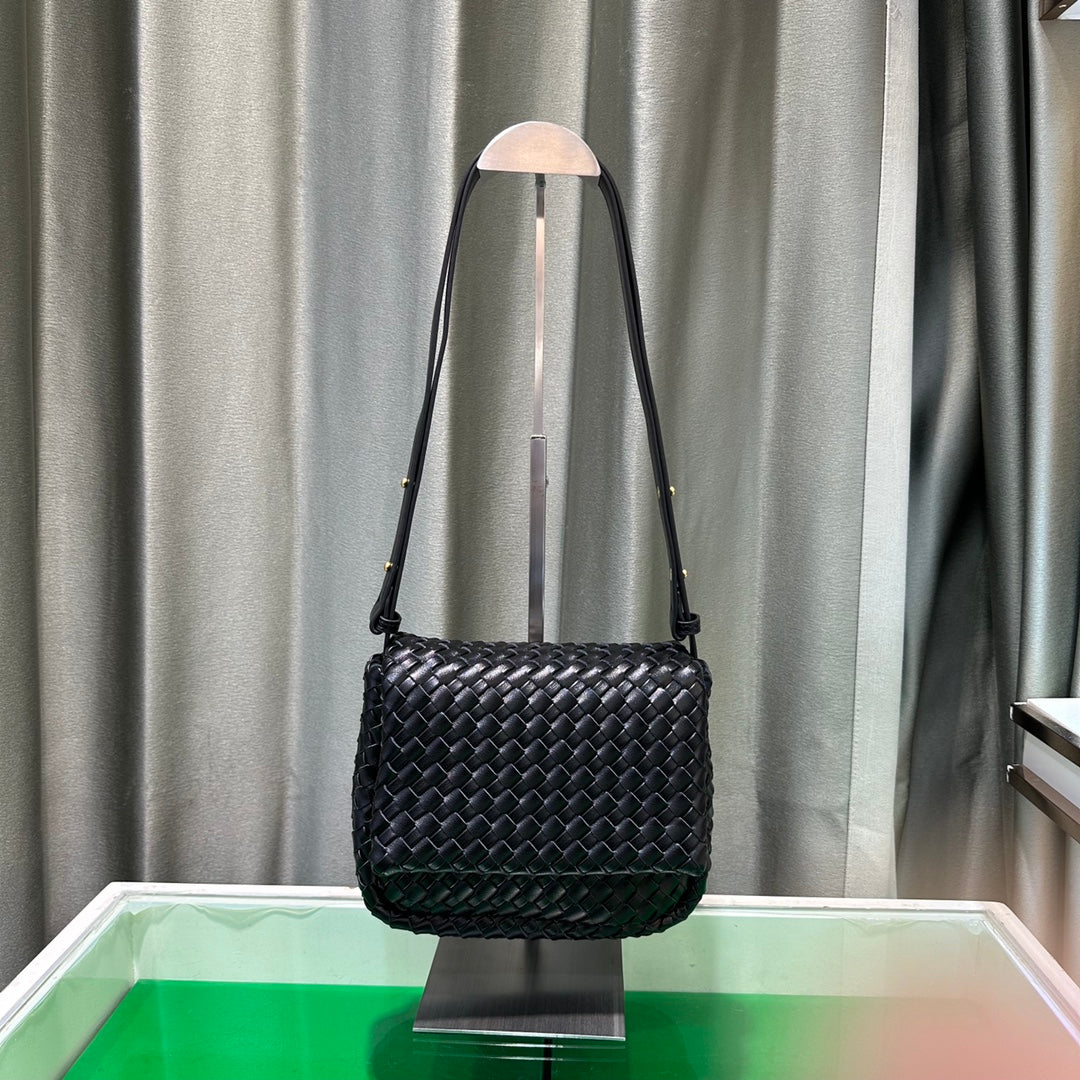 leather shoulder bag-Woven