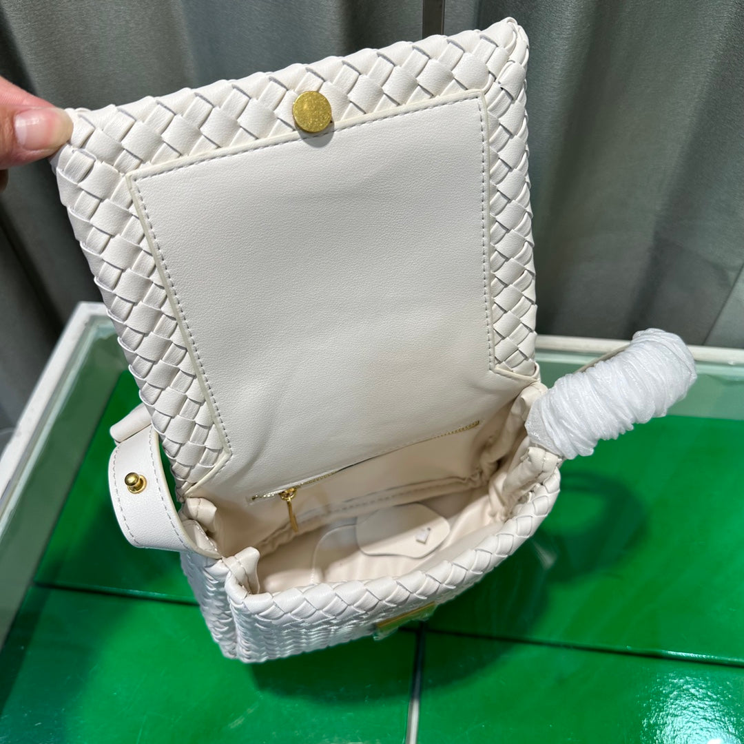 leather shoulder bag-Woven