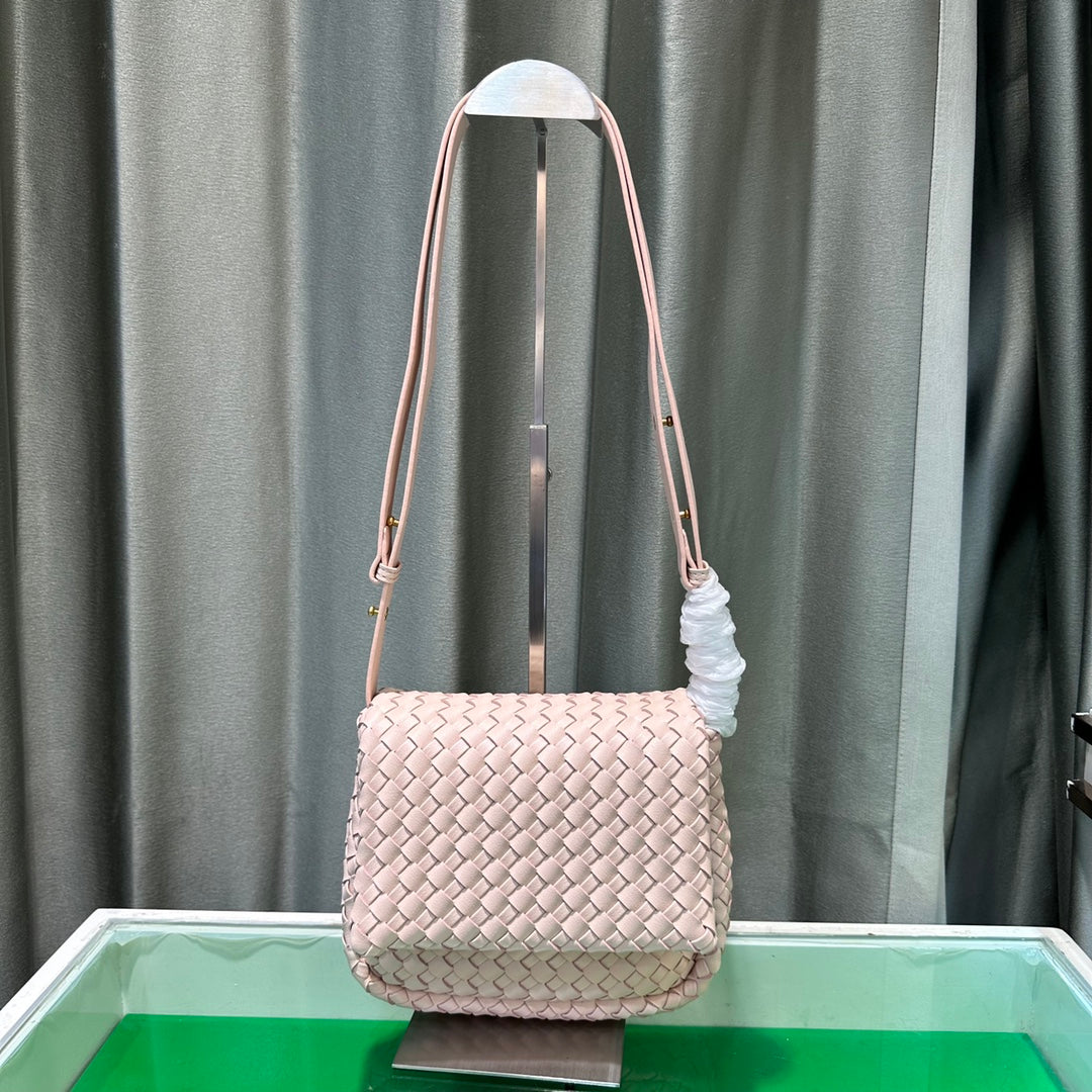leather shoulder bag-Woven