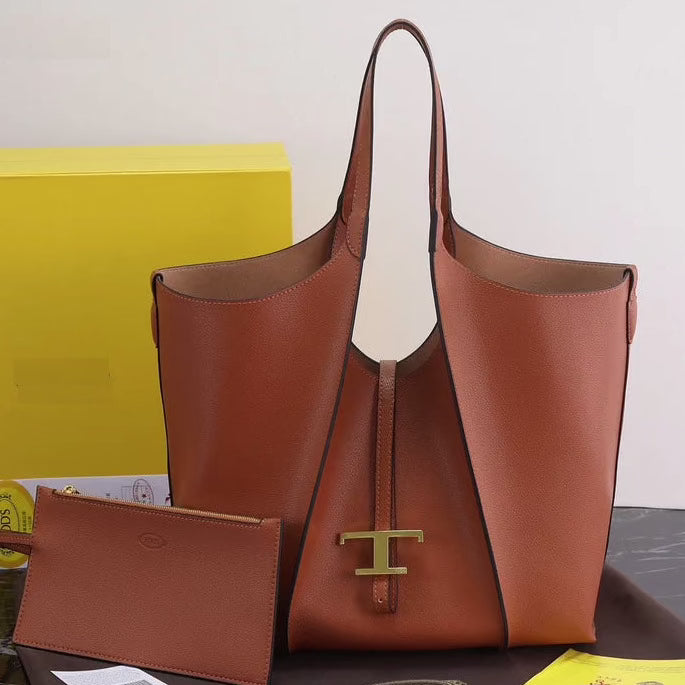 T Timeless Shopping Bag in Leather