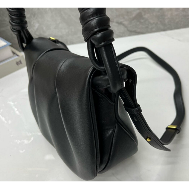 The Knot shoulder bag - Calfskin Leather