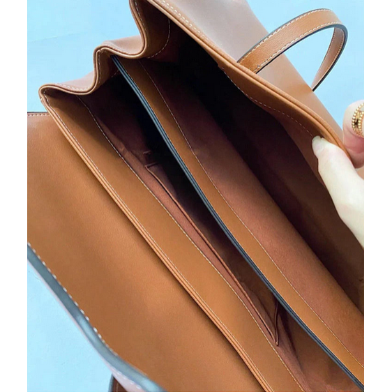 Leather Shoulder Tote – Smooth Calfskin Travel Handbag with Lock Closure